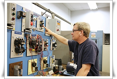 Electronic-Engineering-Technician